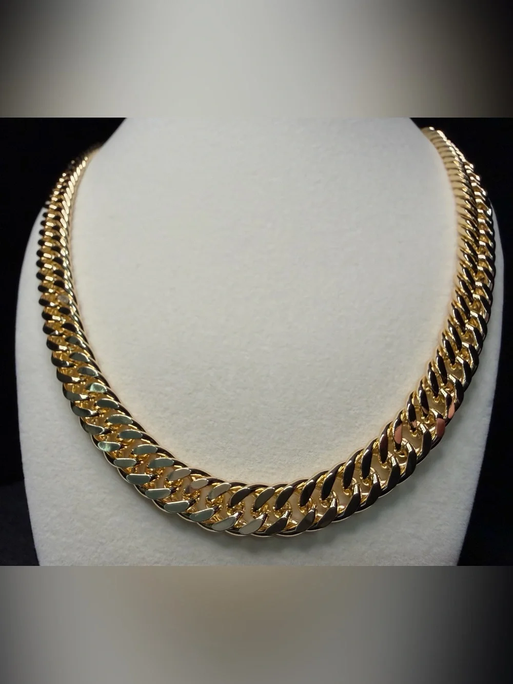 Flat Cuban w/Concave 22 10MM 14K Gold Premium Finish. Statement Piece
